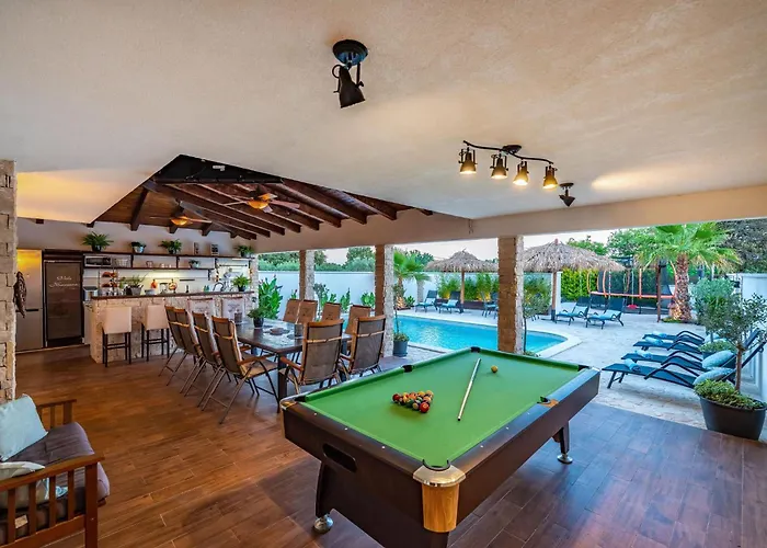 Andrea Zadarvillas Villa