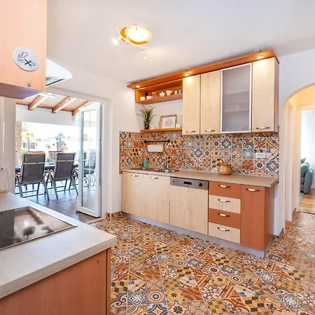 Andrea Zadarvillas Villa