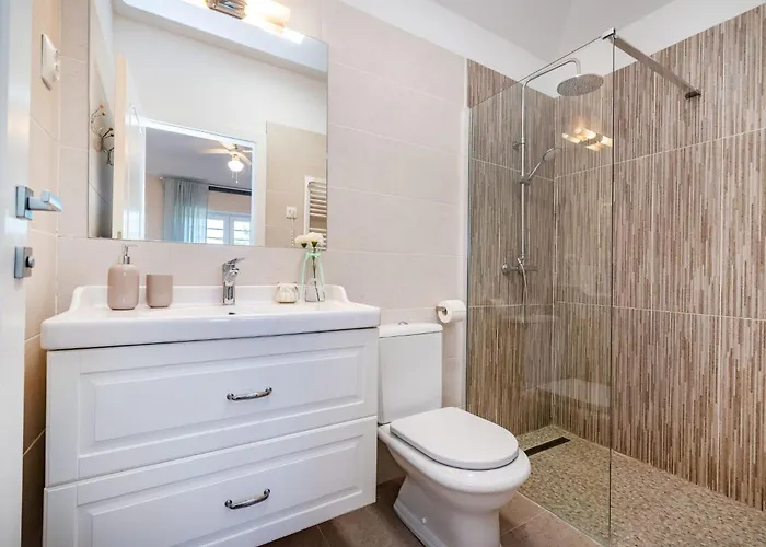 Andrea Zadarvillas Βίλα *