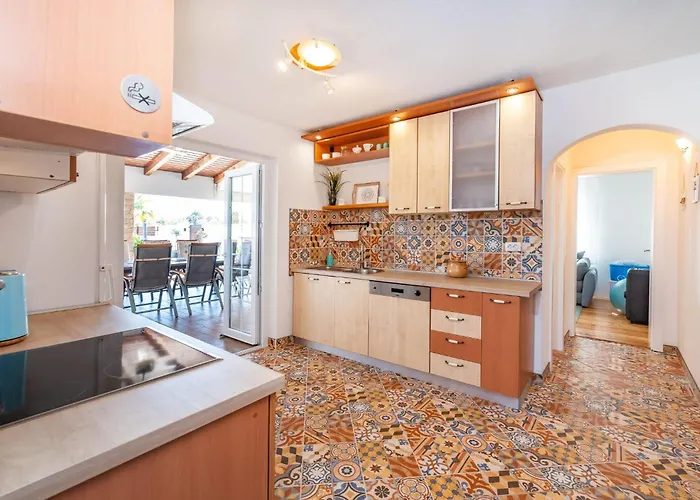 Andrea Zadarvillas Βίλα